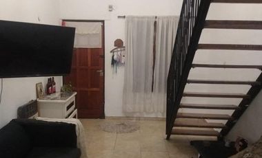 Casa en venta - 3 dormitorios 1 baño - 80mts2 - Temperley