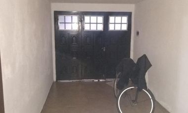 Casa en venta - 3 dormitorios 1 baño - 80mts2 - Temperley