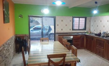 Casa venta - 4 dormitorios 2 baños - 283mts2 totales - Glew