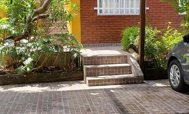 Edificio Comercial venta - 7 dormitorios 6 baños - 380mts2 totales - Las Toninas