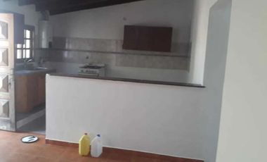 Casa en venta - 2 dormitorios 1 baño - 299mts2 - Ezpeleta Este - Quilmes