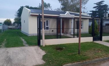 Casa en venta - 3 dormitorios 3 baños 210mts2 - San Miguel del Monte