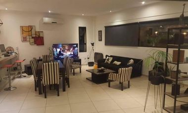 Casa en Venta - 5 dormitorios 4 baños - 255mts2 - Escobar