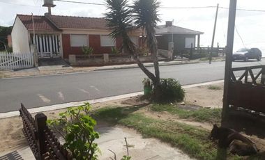 Casa en venta - 3 dormitorios 2 baños - Cochera - 85mts2 - Mar Del Tuyú