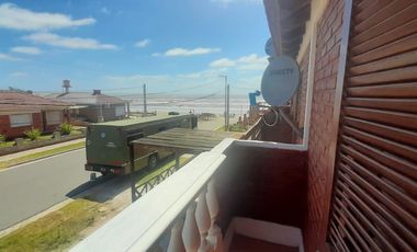 Casa en venta - 3 dormitorios 2 baños - Cochera - 85mts2 - Mar Del Tuyú