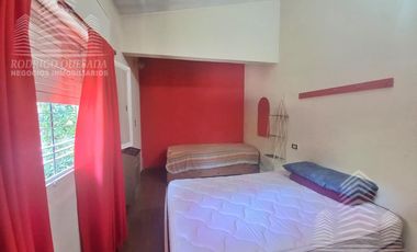 Amplia casa c/todos los servicios  Salta  1727