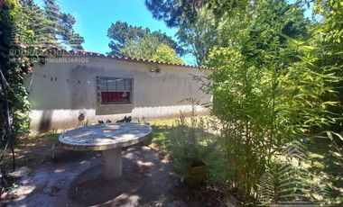 Amplia casa c/todos los servicios  Salta  1727