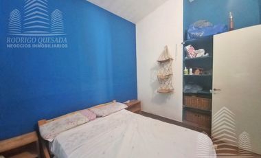 Amplia casa c/todos los servicios  Salta  1727