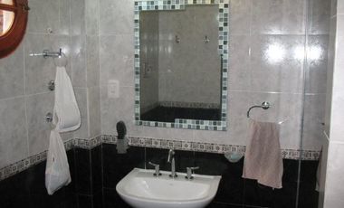 Casa en venta - 3 dormitorios 2 dormitorios - 116mts2 totales - Caseros