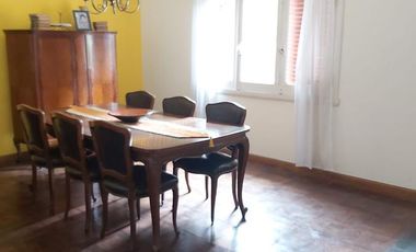 Casas en venta - 5 dormitorios 4 baños - Cocheras - Necochea