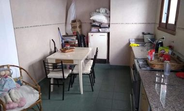 Casas en venta - 5 dormitorios 4 baños - Cocheras - Necochea