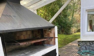 Casa en venta - 4 dormitorios 3 baños - 1000mts2 - Carilo