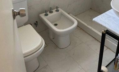 Casa en venta - 4 dormitorios 3 baños - 1000mts2 - Carilo