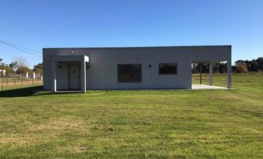 Casa venta  3 dormitorios 1 baño Patio y pileta - 6000 mts2 -  Abasto