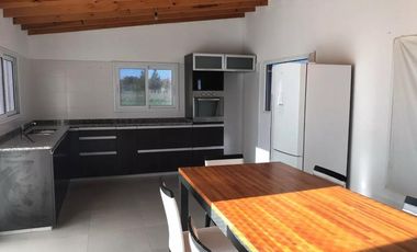 Casa venta  3 dormitorios 1 baño Patio y pileta - 6000 mts2 -  Abasto