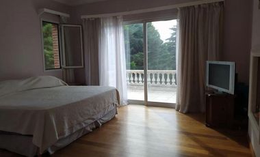 Casa venta - 5 dormitorios 5 baños - 2400mts2 totales - Abril Club De Campo