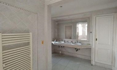 Casa venta - 5 dormitorios 5 baños - 2400mts2 totales - Abril Club De Campo