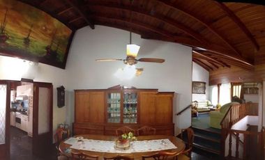 Casa en venta - 4 dormitorios 3 baños - Cochera - 400mts2 - Santa Teresita