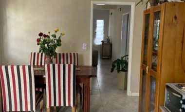 Casa en venta - 5 dormitorios 4 baños - 400mts2 - Mar De Ajó