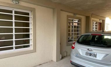 Casa en venta - 5 dormitorios 4 baños - 400mts2 - Mar De Ajó