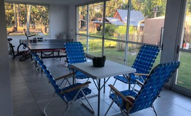 Casa en venta - 4 dormitorios 3 baños - 900ms2 - Costa Del Este