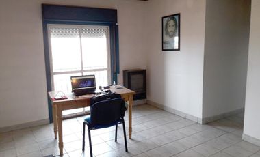 Departamento en venta - 3 dormitorios 1 baño - 61mts2 - Lanús