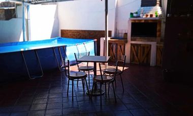 Casa en venta - 2 dormitorios 1 baño - 90mts2 - Berazategui