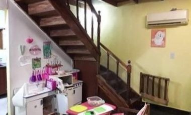 Casa en venta - 2 dormitorios 1 baño - 140mts2 - La Plata