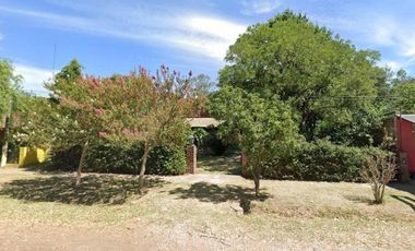 Casa quinta en venta - 3 Dormitorios 3 Baños - Cocheras - 1.300Mts2 - Lobos