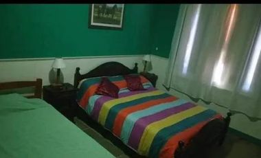 Casa quinta en venta - 3 Dormitorios 3 Baños - Cocheras - 1.300Mts2 - Lobos