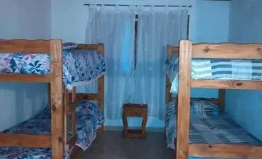 Casa quinta en venta - 3 Dormitorios 3 Baños - Cocheras - 1.300Mts2 - Lobos