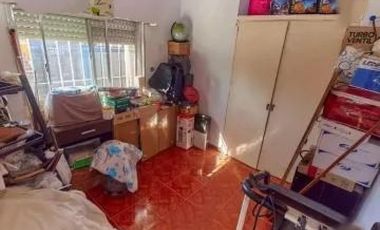 Departamento en venta - 4 Dormitorios 1 Baño - Cochera - 70Mts2 - Quilmes