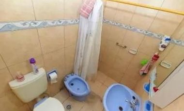 Departamento en venta - 4 Dormitorios 1 Baño - Cochera - 70Mts2 - Quilmes