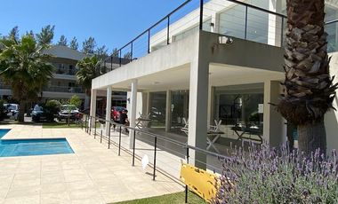 Departamento 2 ambientes con patio. VENTA CON RENTA