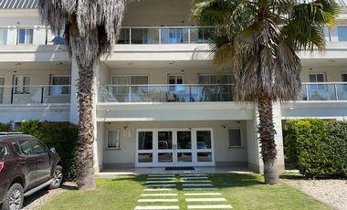 Departamento 2 ambientes con patio. VENTA CON RENTA