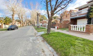 Exclusiva casa en La Lucila del mar .