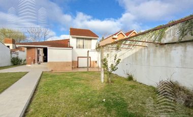 Exclusiva casa en La Lucila del mar .