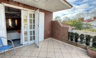 Exclusiva casa en La Lucila del mar .