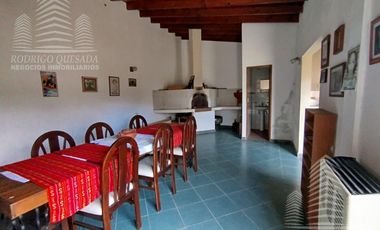 Exclusiva casa en La Lucila del mar .