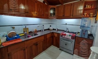 Exclusiva casa en La Lucila del mar .