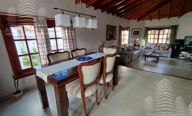 Exclusiva casa en La Lucila del mar .