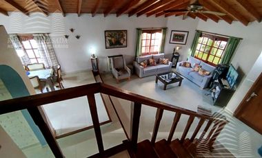 Exclusiva casa en La Lucila del mar .