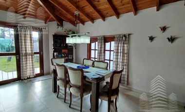 Exclusiva casa en La Lucila del mar .