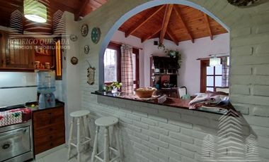 Exclusiva casa en La Lucila del mar .