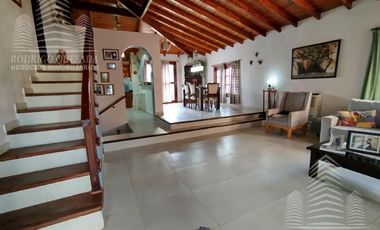 Exclusiva casa en La Lucila del mar .