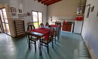 Exclusiva casa en La Lucila del mar .