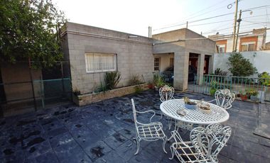 Casa VENTA 3 dormitorios 2 baños - 485mts2 totales - Monte Chingolo