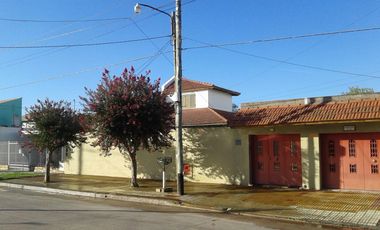 Casa VENTA 3 dormitorios 2 baños - 485mts2 totales - Monte Chingolo