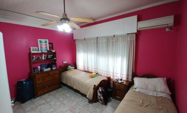 Casa VENTA 3 dormitorios 2 baños - 485mts2 totales - Monte Chingolo