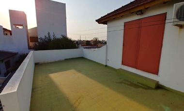 Casa VENTA 3 dormitorios 2 baños - 485mts2 totales - Monte Chingolo